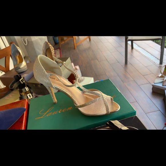 Shoes - Picture 8 of 16